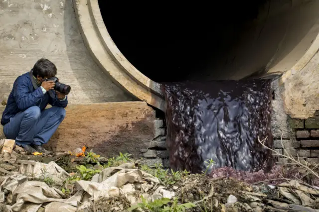 শহর ও শিল্পাঞ্চলগুলোর ৮০ শতাংশ পয়োবর্জ্য কোনও ধরনের পরিশোধন ছাড়াই নদীর পানিতে ফেলা হচ্ছে। 