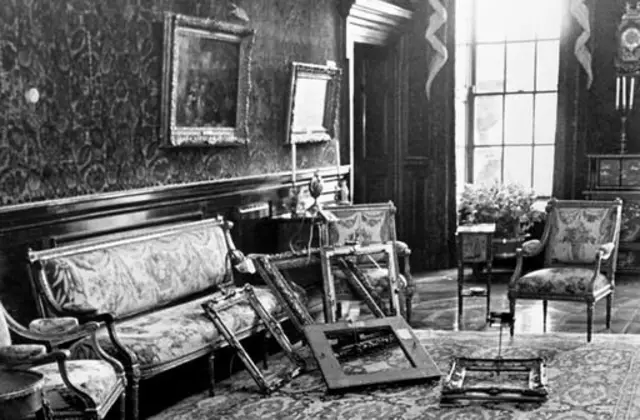 Salonski nameštaj, razvaljeni ramovi za slike 