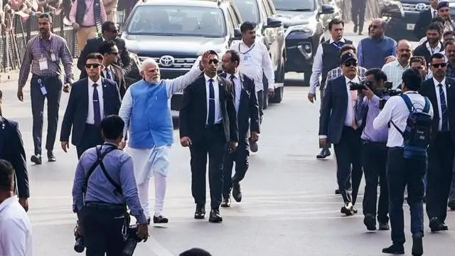 भारत में लोकसभा और विधानसभाओं के चुनाव एक साथ कराने में कई मुश्किलें आ सकती हैं.