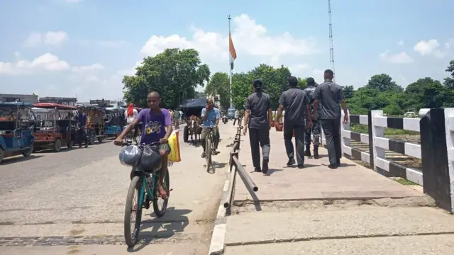 नेपाल भारत सीमा नाका 
