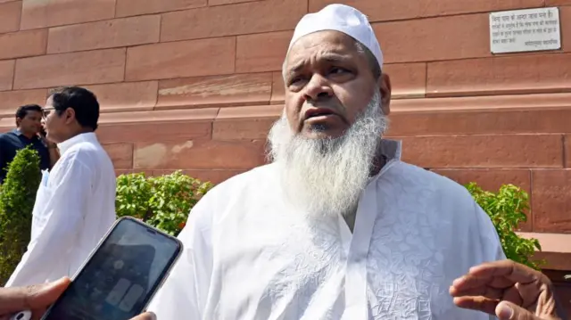 আসামের ধুবড়ি থেকে নির্বাচিত এমপি বদরুদ্দিন আজমল