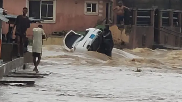 Foto show how flood cari motor