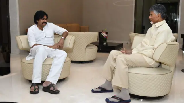 పవన్ కల్యాణ్, చంద్రబాబు ఫోటో 