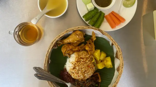 မြန်မာထမင်းဟင်း