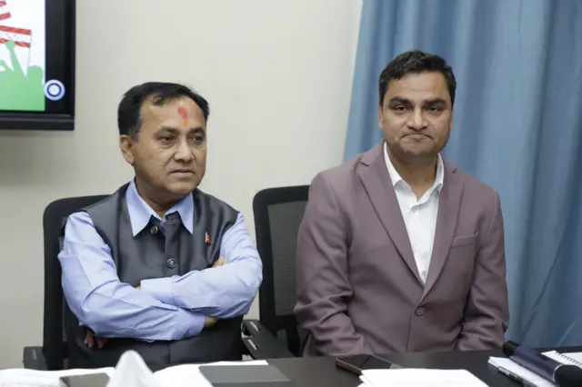 नेपाली कांग्रेसका उपसभापति विश्वप्रकाश शर्मा र महामन्त्री प्रदीप पौडेल