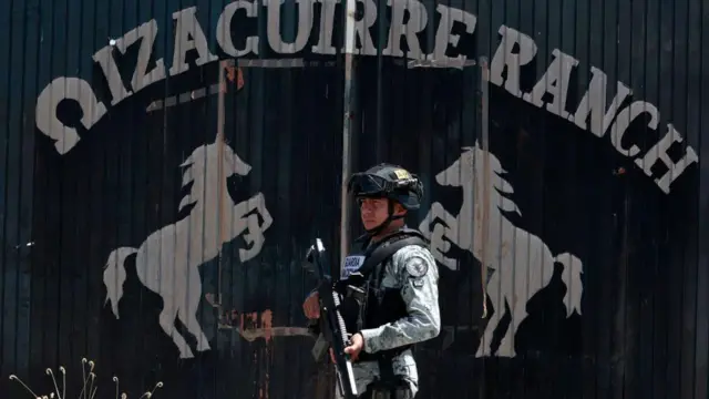 Condenan a más de 140 años de prisión a 10 hombres por los crímenes ocurridos en el Rancho Izaguirre, "centro de reclutamiento" del crimen organizado en México - BBC News Mundo