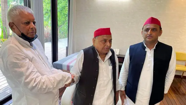 मुस्लिम-यादव समीकरण ने बिहार में लालू और उत्तर प्रदेश में मुलायम सिंह यादव को बड़ी ताक़त दी. फ़ाइल फ़ोटो