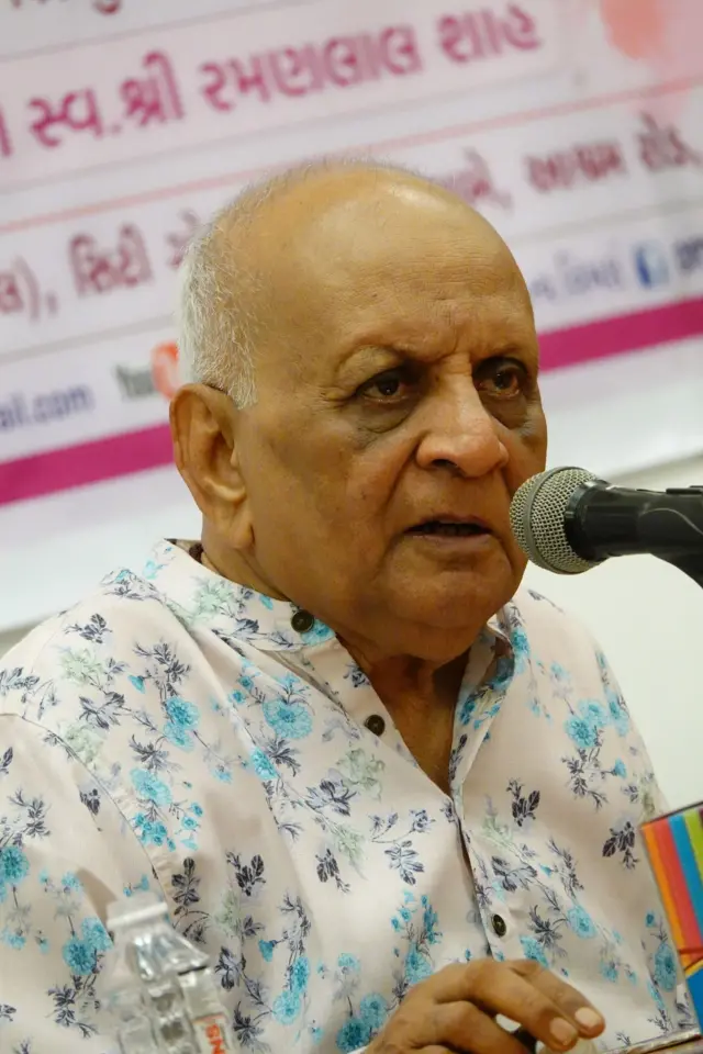 ગુજરાતી સાહિત્યનો ઇતિહાસ, ગુજરાતી સાહિત્ય, અનિલ જોશી, કવિ અનિલ જોશી, રમેશ પારેખ, ગુજરાતનો ઇતિહાસ, ગુજરાત, બીબીસી ગુજરાતી, લોકગીત, ગીતકવિતા, ગુજરાતી કવિઓ, ગુજરાતી ગઝલકારો, સૌરાષ્ટ્રના કવિઓ, અમરેલી, મુંબઈના કવિ, કવિતા, ગીત, ગઝલ, ગુજરાતી સાહિત્ય પરિષદ