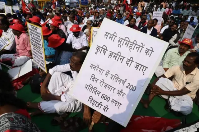 स्वतःची उभी पीकं कापणारे हरकिशनसिंग आयुष्यभर शेतकऱ्यांच्या हक्कांसाठी लढत राहिले.