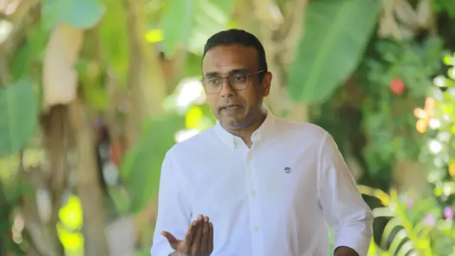 හිටපු අමාත්ය මනුෂ නානායක්කාර විදෙස්ගත ශ්රමිකයින් සඳහා විද්යුත් වාහන ගෙන්වීම සඳහා යෝජනාව 2022 වසරේදී අමාත්ය මණ්ඩලයට ඉදිරිපත් කරන ලදී