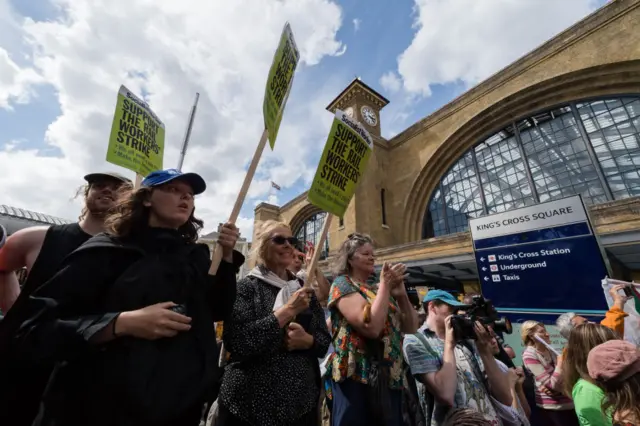 Demir yolu çalışanları