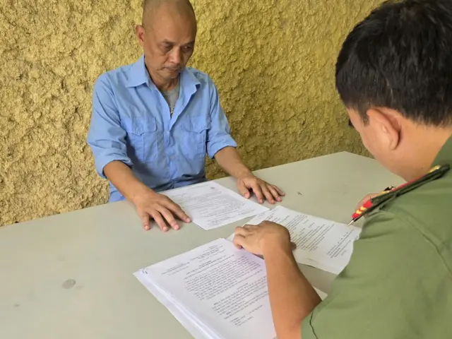 Ông Nam làm việc với công an