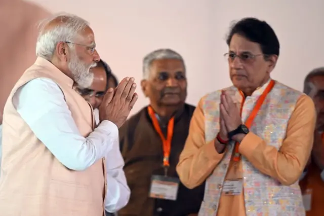 નરેન્દ્ર મોદી અને અરુણ ગોવિલ