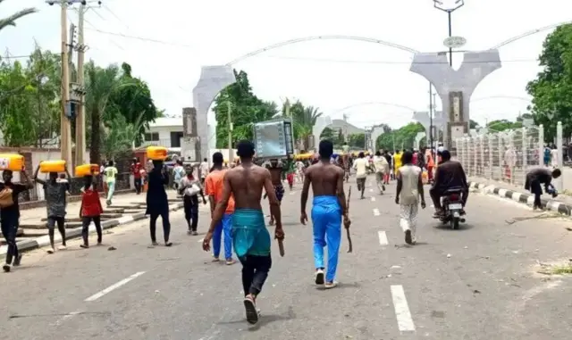 Zanga-zanga kan tsadar rayuwa.