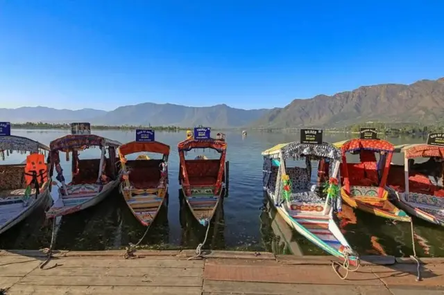 ஸ்ரீநகரில் உள்ள தால் ஏரி