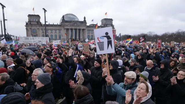 ဘာလင်မြို့တော်မှာ လူအများဆုံး စုဝေး