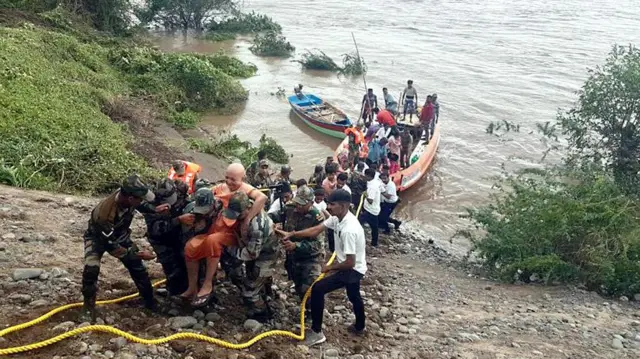 લોકોનો બચાવ