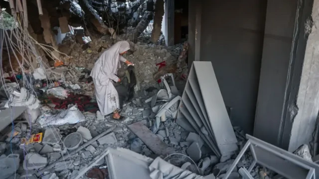 One former school, wey turn to camp, for Gaza City