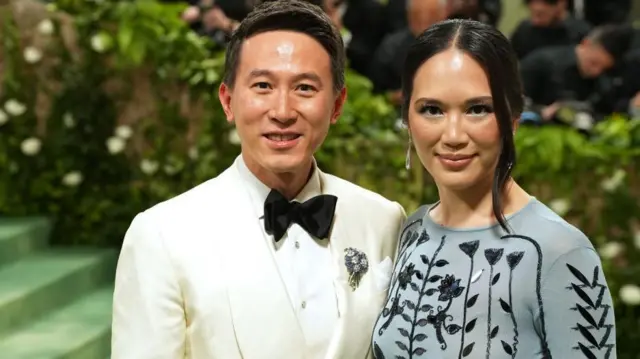 TikTok'un Singapurlu CEO'su Shou Chew eşi ile Met Gala etkinliğine katıldı