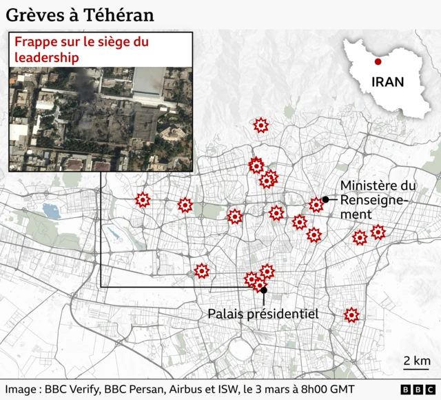 Une carte détaillée de Téhéran, fournie par la BBC, indique l'emplacement de plusieurs frappes aériennes américaines et israéliennes à proximité de sites stratégiques de la ville. Des icônes d'explosion rouges signalent les zones d'impact. L'une d'elles se situe près du ministère du Renseignement, dans le centre-nord. Deux autres sont visibles dans le centre-sud, à proximité du palais présidentiel. Un encadré à gauche contient une image satellite intitulée "Frappe sur la Maison du leadership" montrant des bâtiments endommagés et des traces de fumée. Veuillez traduire le texte pour les personnes malvoyantes.