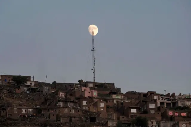 افغانستان کې معمولا د مخابراتي او انټرنېټي خدمتونو په برخه کې شکایتونه کېږي.