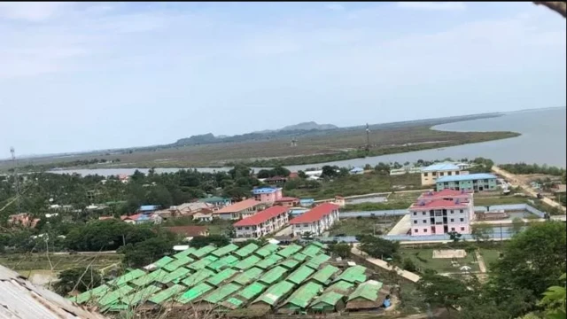 ရ﻿သေ့တောင် စစ်တွေ ကားလမ်း ပိတ်ထားဆဲ 