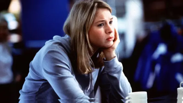 Dans le film « Le journal de Bridget Jones », le personnage principal est jugé sur son statut marital et non sur sa réussite professionnelle.