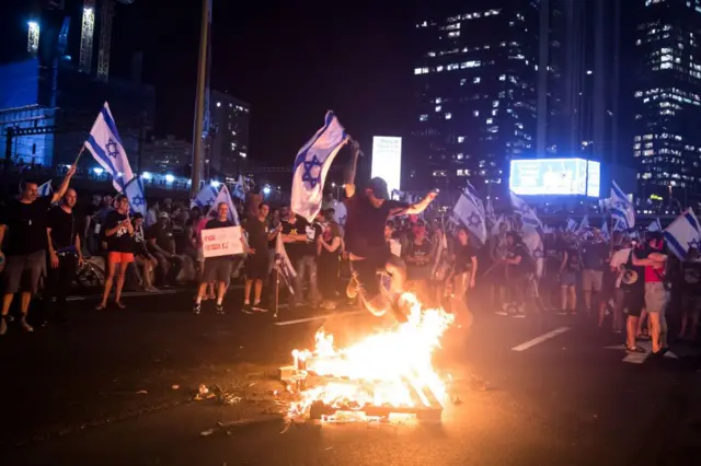 تظاهرات گروهی از اسرائیلیها که خواستار پایان دادن به مقررات حاکم بر مسجد الاقصی هستند