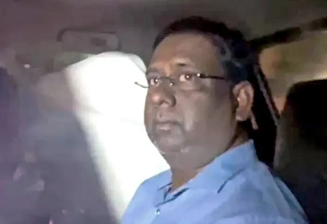 ओएसिस स्कूल के प्रिंसिपल एहसानुल हक़