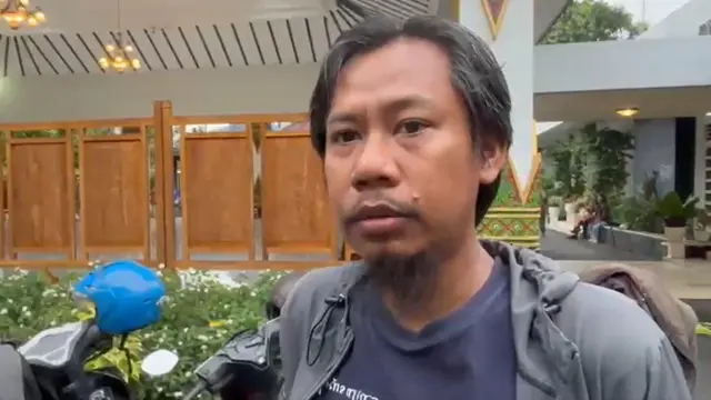 Orang tua lainnya, Budiyanto, juga bercerita mulai menitipkan putrinya yang berusia 1,5 tahun di Little Aresha pada April 2025. Jika dihitung, sudah setahun anaknya berada di tempat penitipan tersebut. 