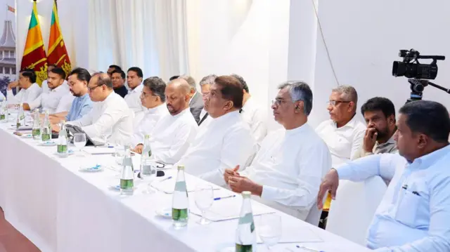 විපක්ෂ හමුව