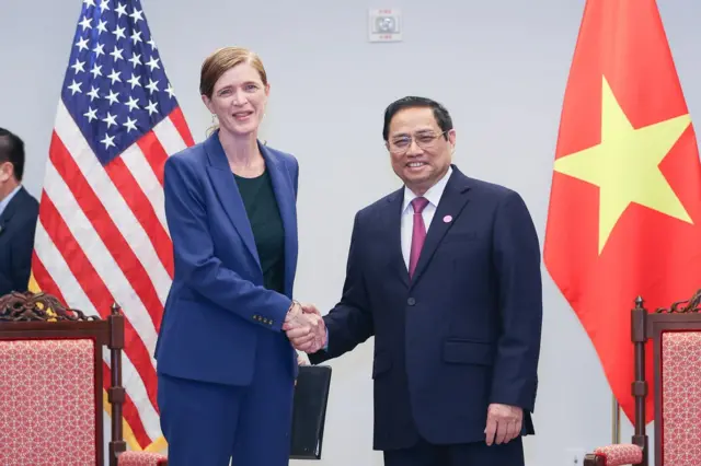 Tổng Giám đốc USAID Samantha Power (trái) và Thủ tướng Phạm Minh Chính vào năm 2023 