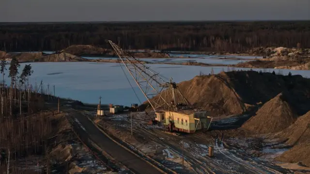 Кар'єр титанового рудника в Житомирській області України
