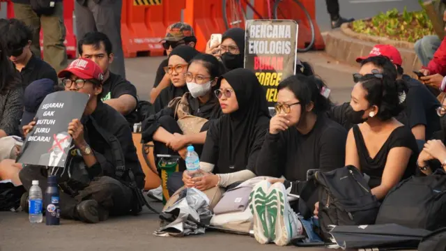 Demonstrasi 27 Agustus, Aksi kamisan 