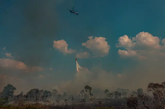 Upaya pemadaman kebakaran hutan dan lahan di Ogan Ilir, Sumatra Selatan