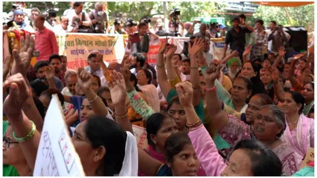 선수들을 지지하는 지지자들의 모습.jpg