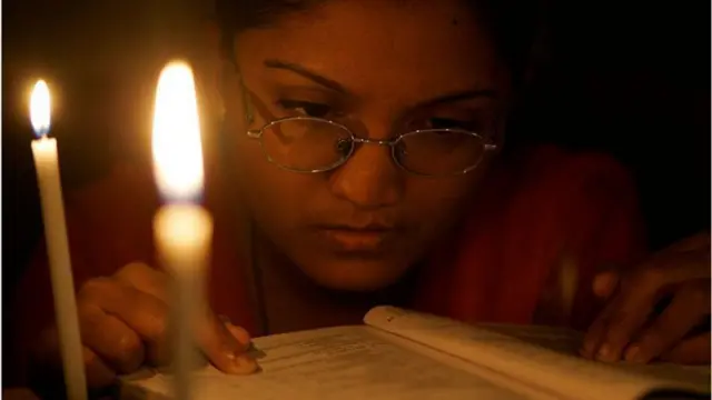 গ্যাস সংকটের কারণে দেশে বিদ্যুৎ উৎপাদন কমে গেছে