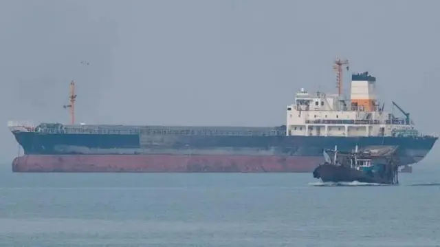 ஓமனில் எண்ணெய் கப்பல் விபத்து