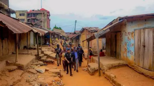 Komishọna ndi uweoji na Abia steeti bụ Kenechukwu Onwuemelie na onyeisi okpuruochịchị Umuahia Nọth bụ Victor Ikeji 