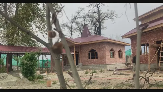 श्रीनगर में स्थित एक मंदिर 