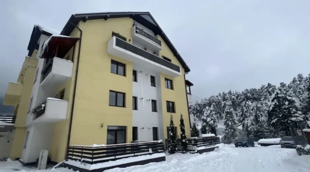 Tate kardeşlerin köyde yaşadıkları apartman binası