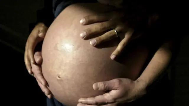 Plyajdagi jinsiy nudist