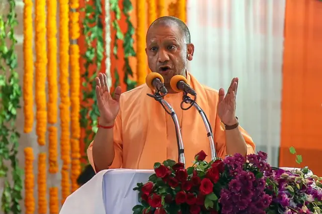 খাবারে থুতু মেশানোর মতো ঘটনা রুখতে রাজ্যে কড়া আইন আনতে চান যোগী আদিত্যনাথ।