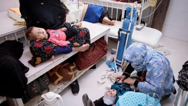 زنان و کودکان آسیبپذیر در افغانستان