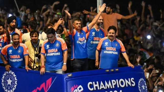 जय शाह भारतीय क्रिकेट टीम के सदस्यों के साथ