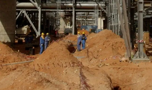 साउदी अरेबियाको एउटा तेलखानीमा कार्यरत कामदार