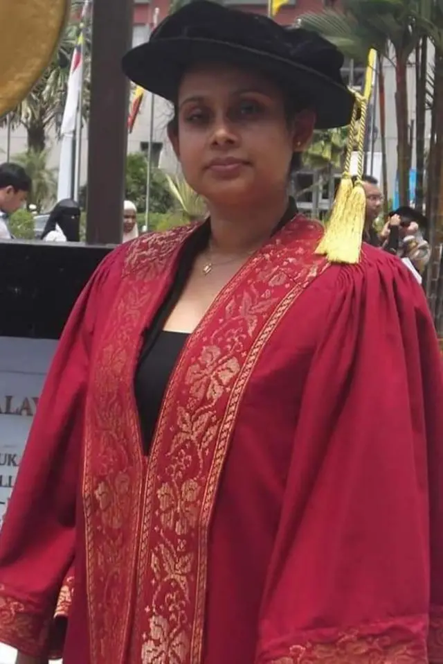 මහාචාර්ය මධුභාෂිණී හේවගේ තම ප්‍රථම උපාධිය කොළඹ විශ්වවිද්‍යාලයේ ශ්‍රීපාලි මණ්ඩපයෙන් ලබා ගත් අතර, ශාස්ත්‍රපති උපාධිය ලබා ගත්තේ, කැලණිය විශ්වවිද්‍යාලයෙනි.