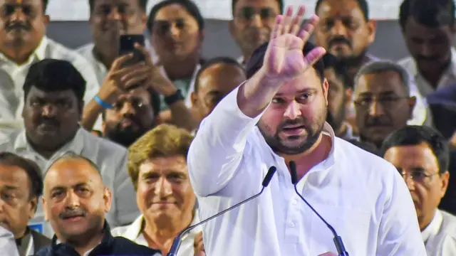 बिहार में विपक्ष पशुपति पारस के मुद्दे पर क्या करता है यह देखना दिलचस्प होगा.