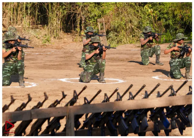 ကျားသစ်နက်စစ်ကြောင်းရဲ့ မွမ်းမံသင်တန်းဆင်းပွဲ