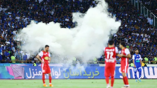با توجه به استقبال تماشگران دیدار استقلال و پرسپولیس باید در ورزشگاه آزادی برگزار شود
